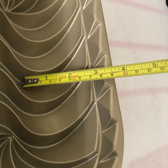 Nordic Ware Heritage Loaf Cake baking pan - Picture 8 of 9